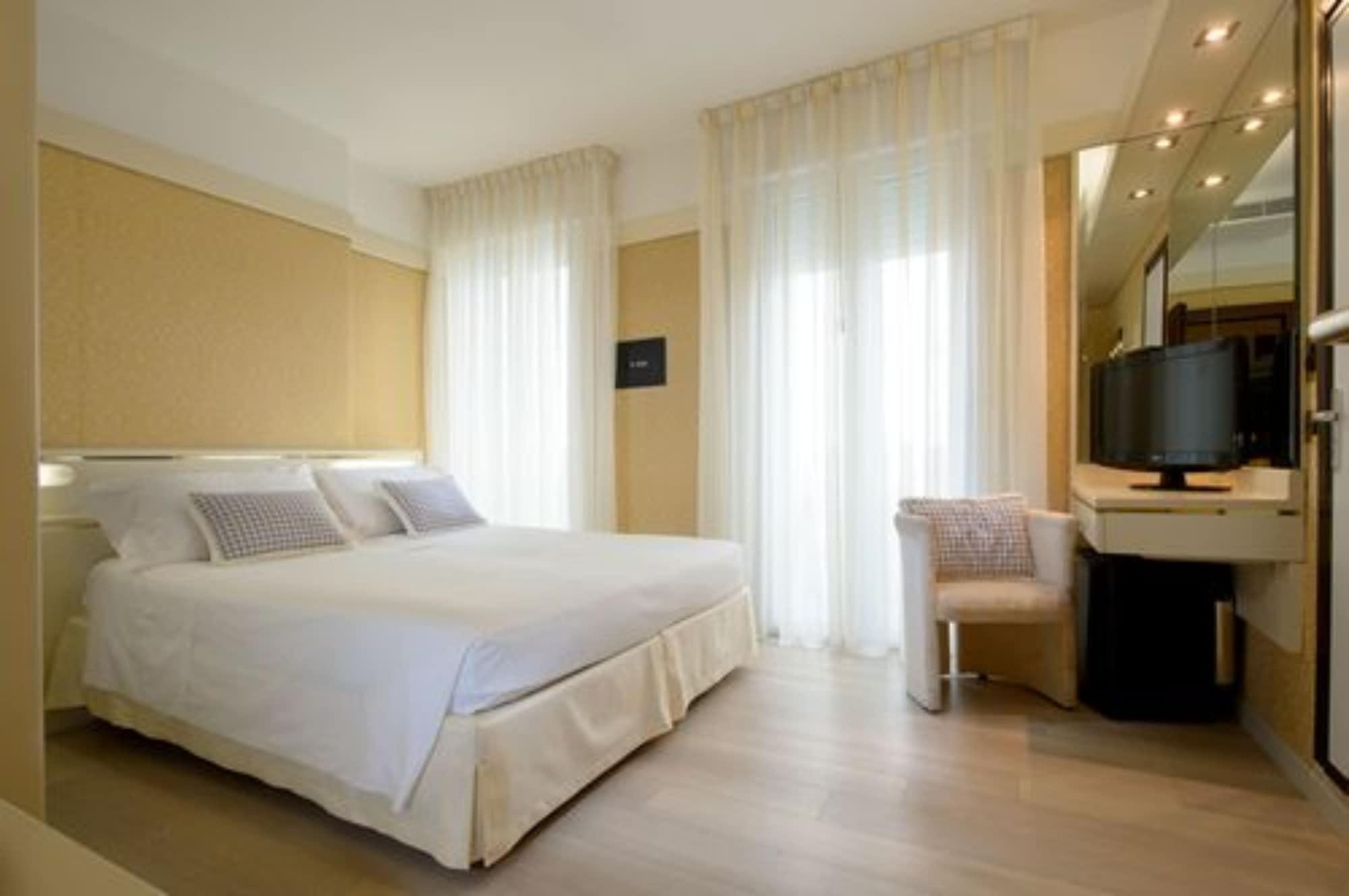 Hotel Bristol Sottomarina Exterior photo