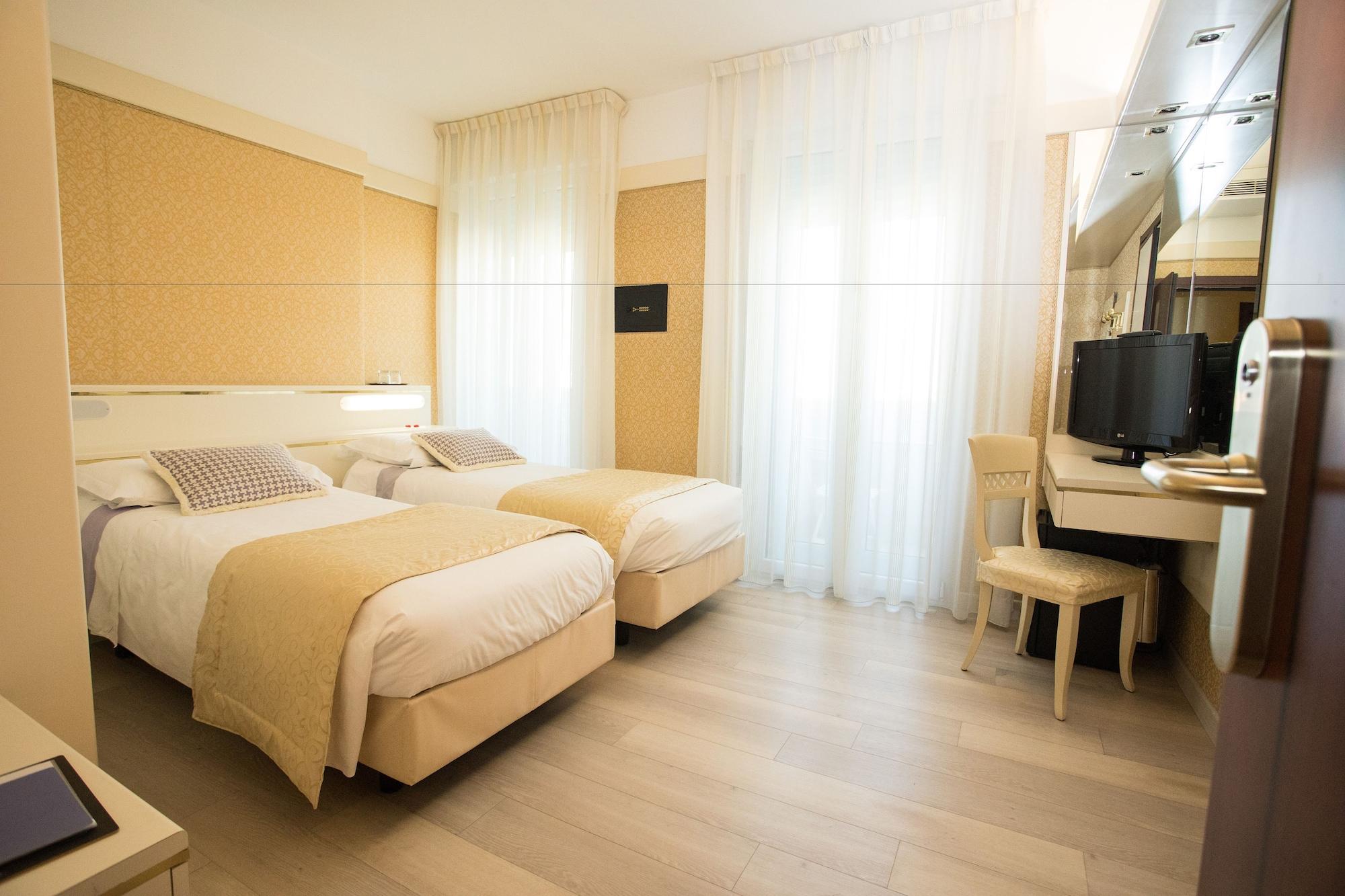 Hotel Bristol Sottomarina Exterior photo