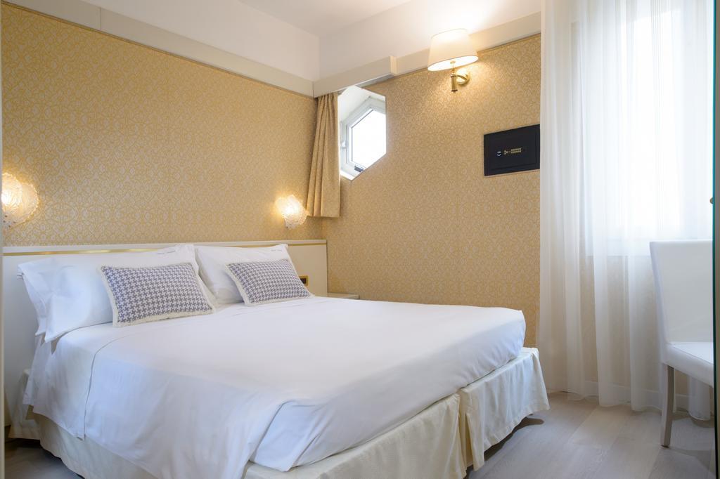 Hotel Bristol Sottomarina Exterior photo